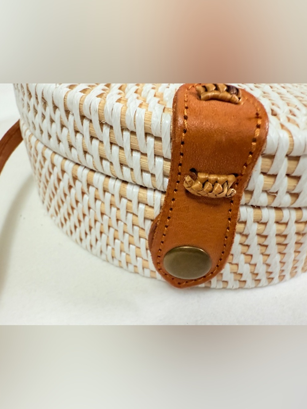 White Round Woven Rattan Crossbody Bag Genuine Leather Strap - Picture 5 of 13